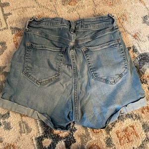 Size 26 Hollister shorts, worn but super loved